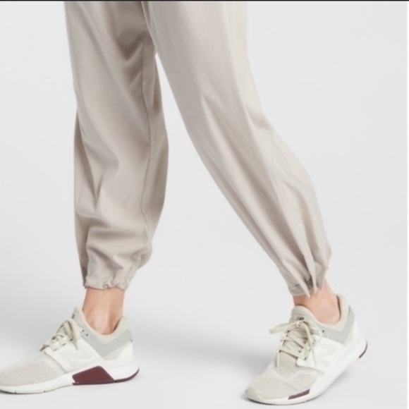 ATHLETA Revive Jogger Wide Leg Pants size 6 - Picture 2 of 6